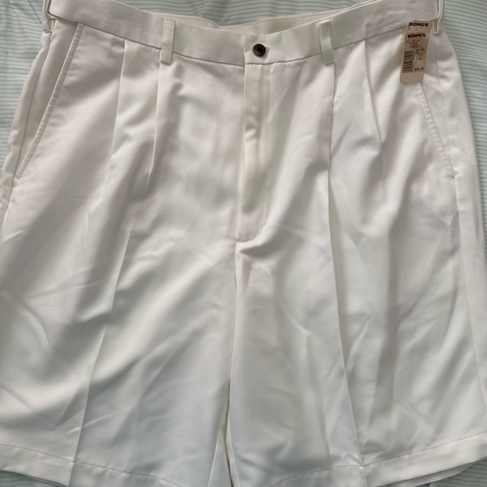Men's White Haggar Pleated Shorts Size 38